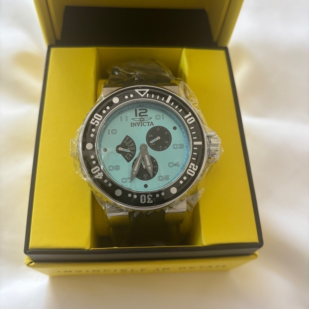 Gorgeous Invicta Pro Diver Men's Watch 52mm New In Box 49565